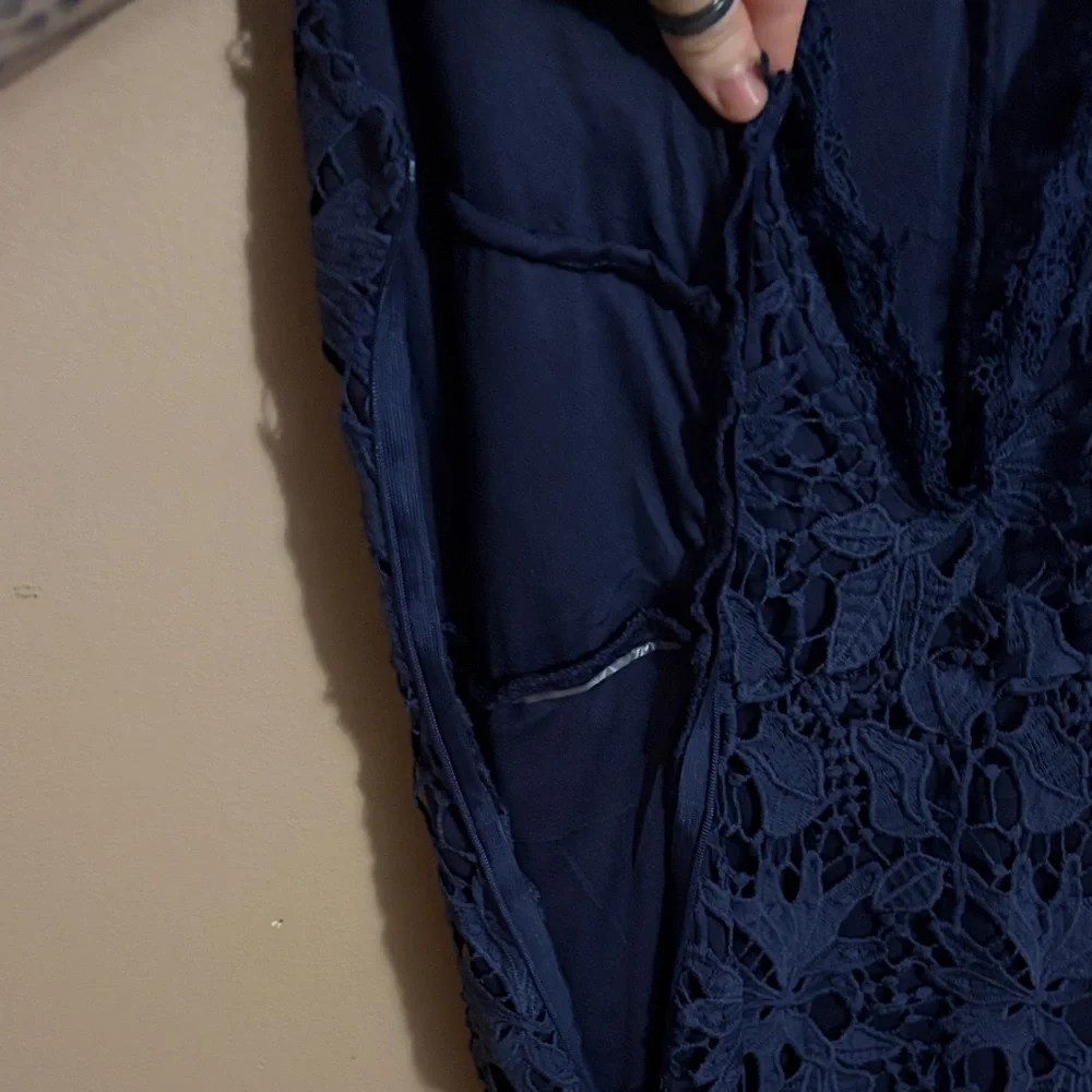 Elegant Navy Lace Dress - Picture 3 of 4